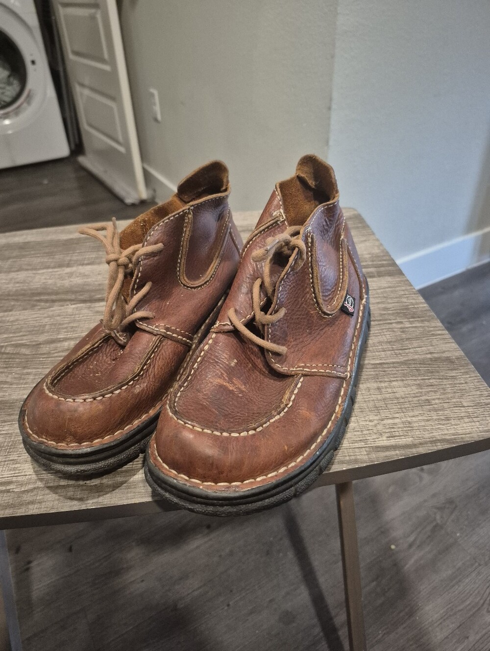 Vintage 2002 Justin L0984 Women's 8M Brown Leather Lace Up Ankle Chukka Boots
